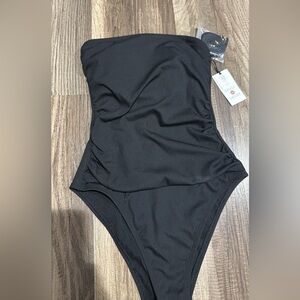 Shade & Shore swimsuit size S(4-6). NWT